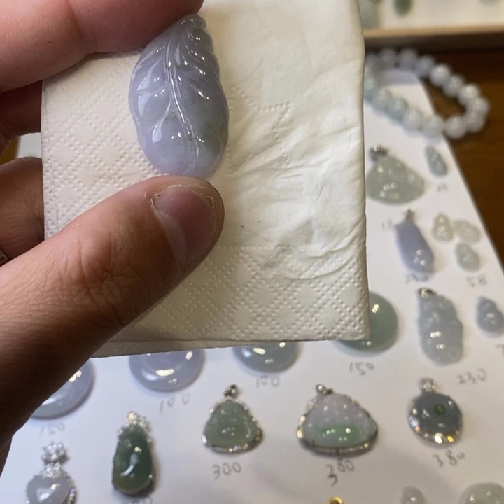 翡翠未镶嵌颈饰吊坠