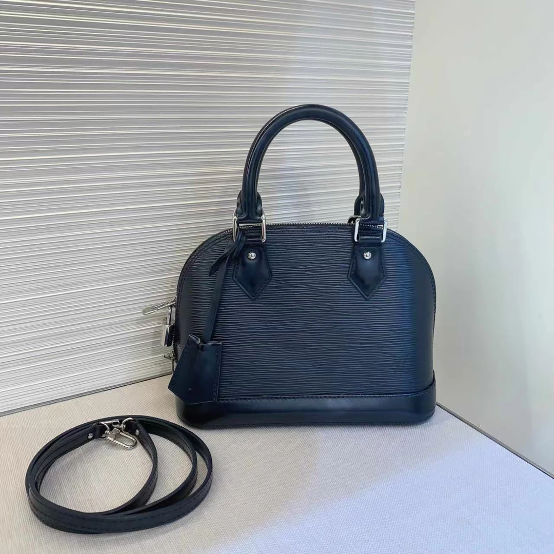 95新 LouisVuitton/路易威登 （静姐）水波纹黑色贝壳