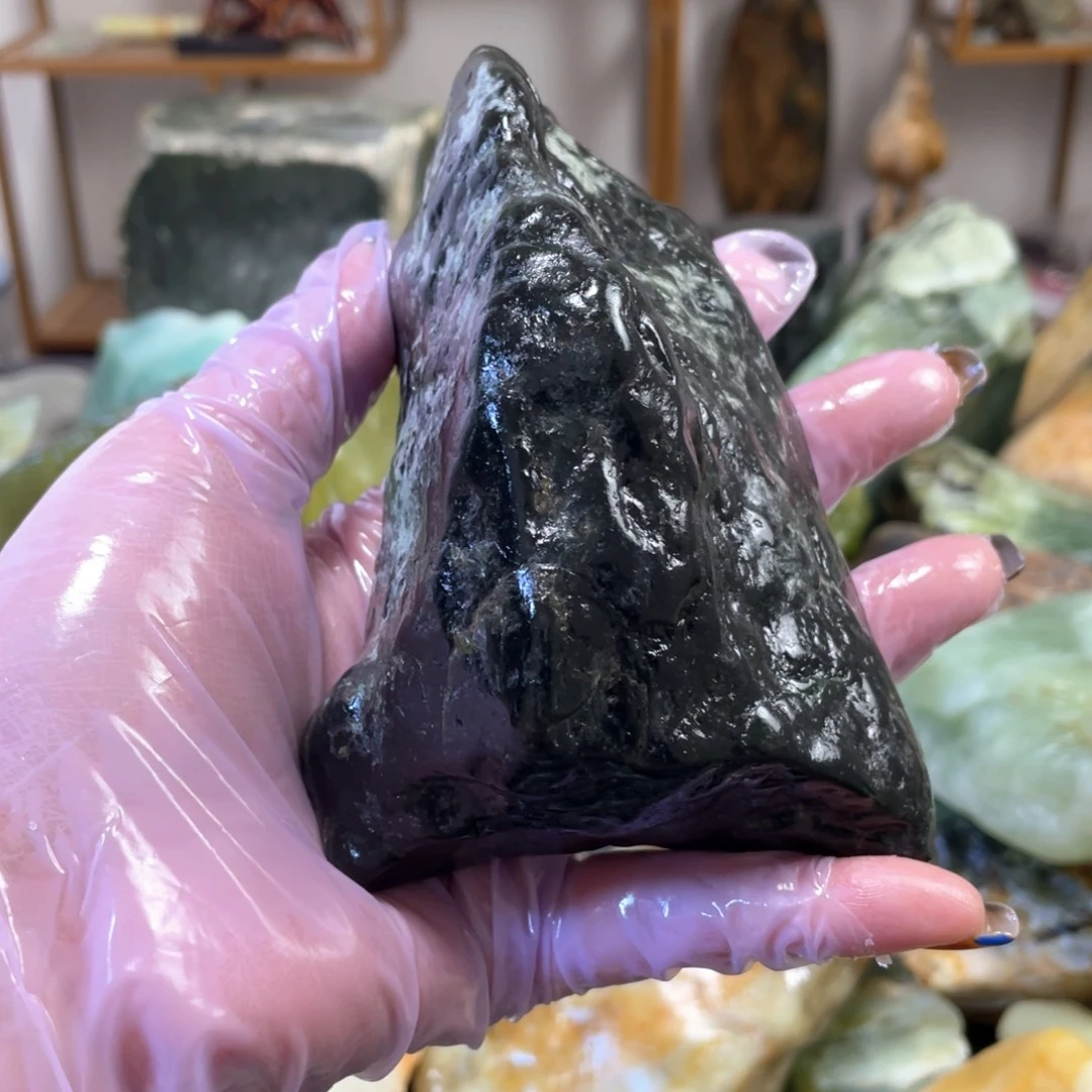 蛇纹石玉未镶嵌中国四大名玉简易