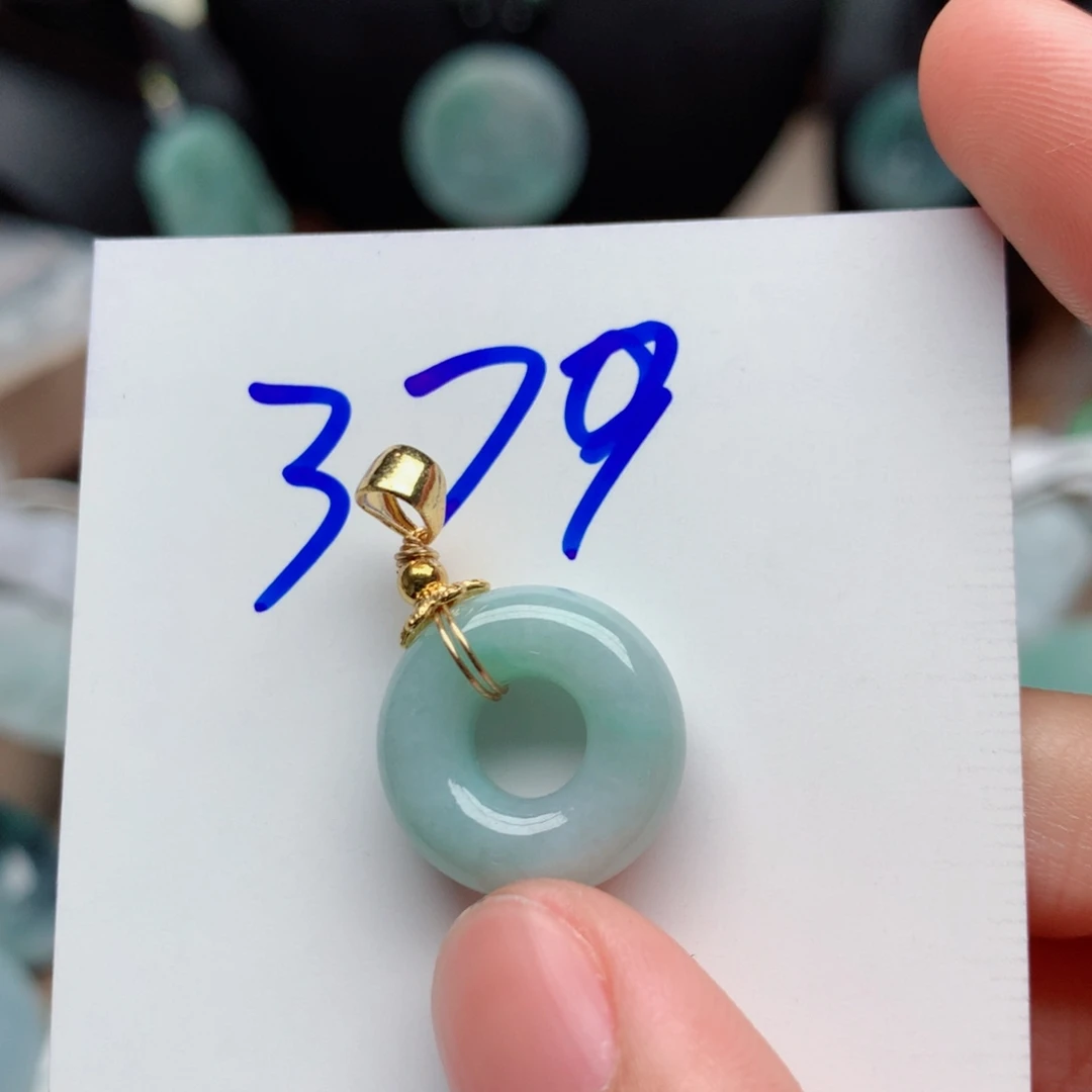 翡翠颈饰合金吊坠