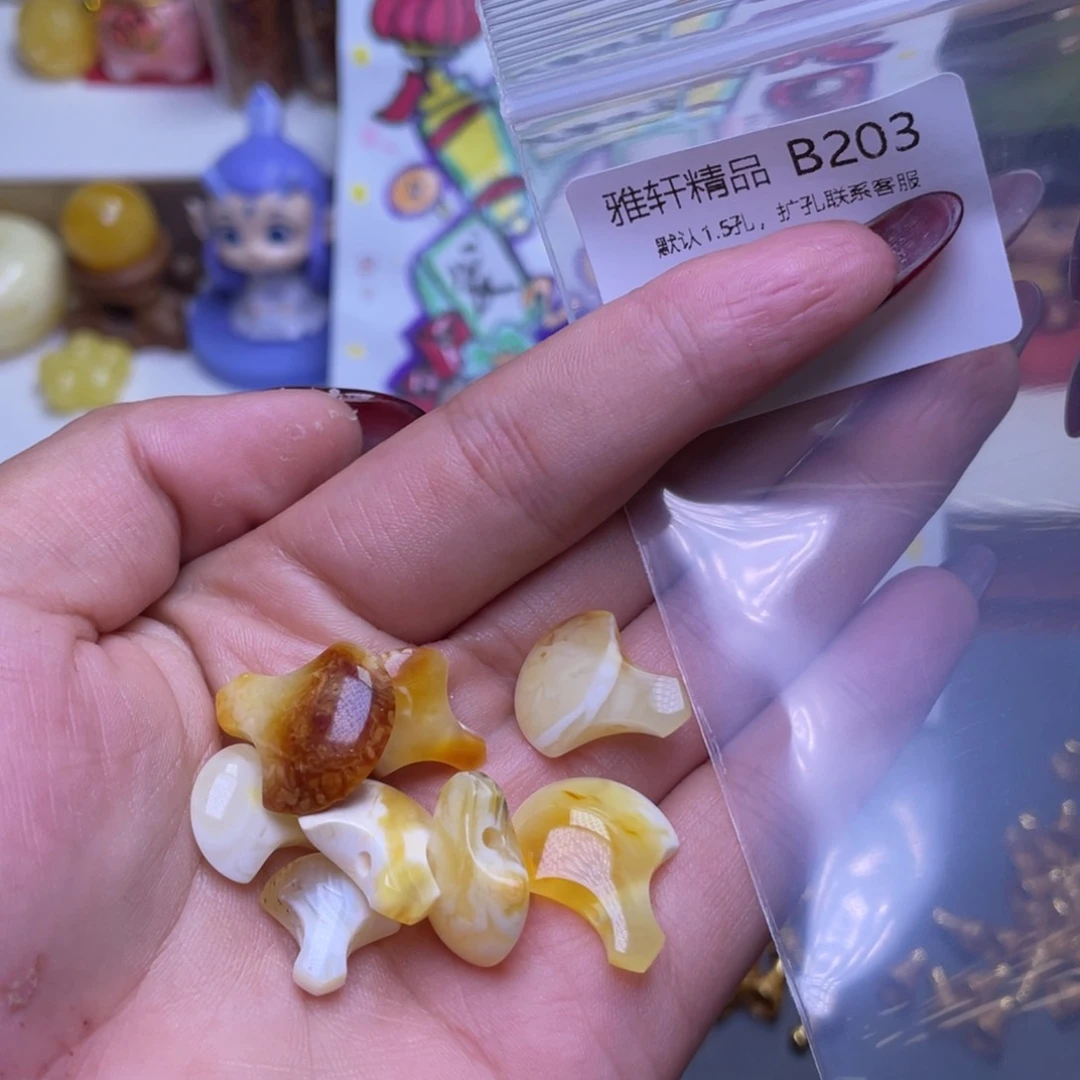 琥珀未镶嵌珠宝奇石多样性发其一