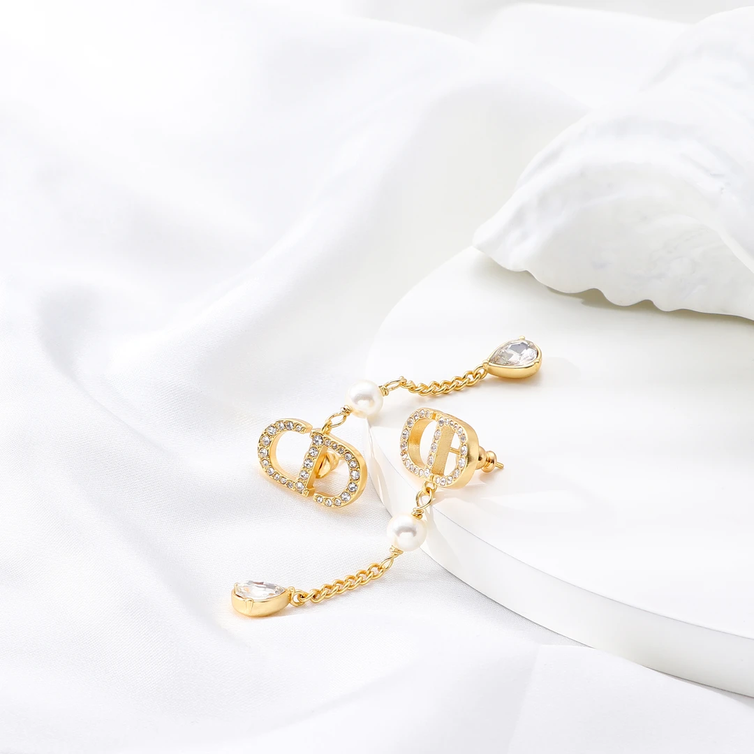 Tender Jinger 铜合金耳饰 秋冬新款法式水滴字母流苏耳饰