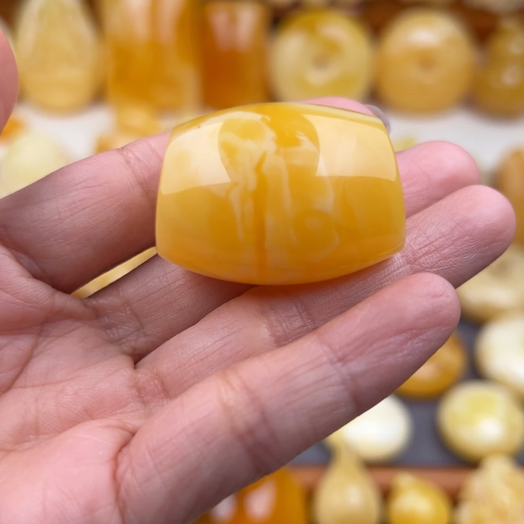 琥珀颈饰未镶嵌马****们纯天然琥珀蜜蜡无优化