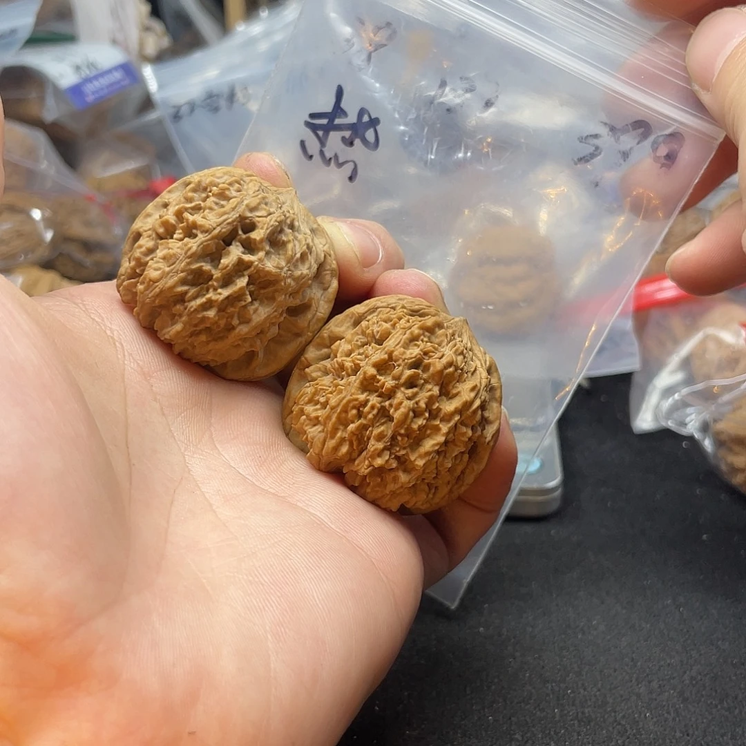 热***把件文玩核桃一三七