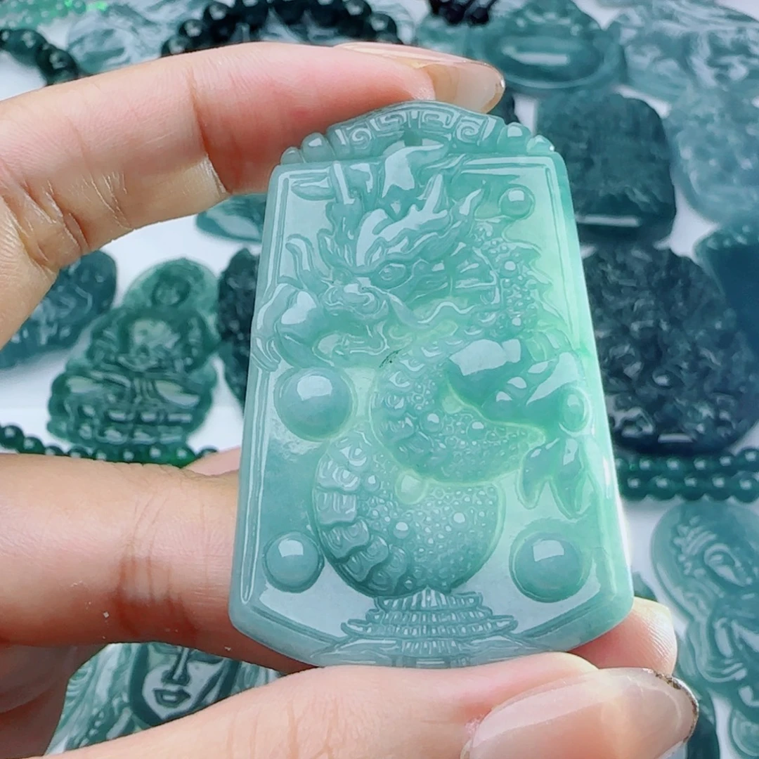 颈饰未镶嵌翡翠多样性发货天然的A货翡翠