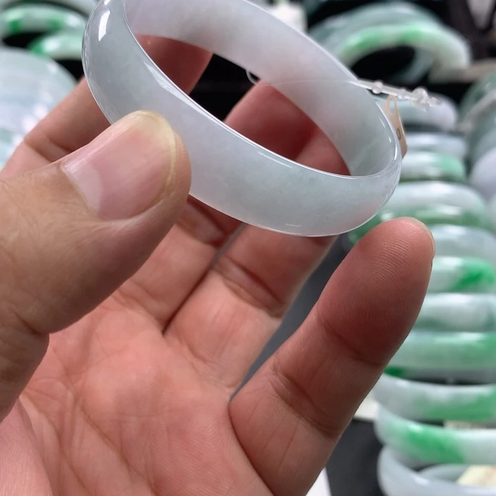 翡翠手镯未镶嵌公主