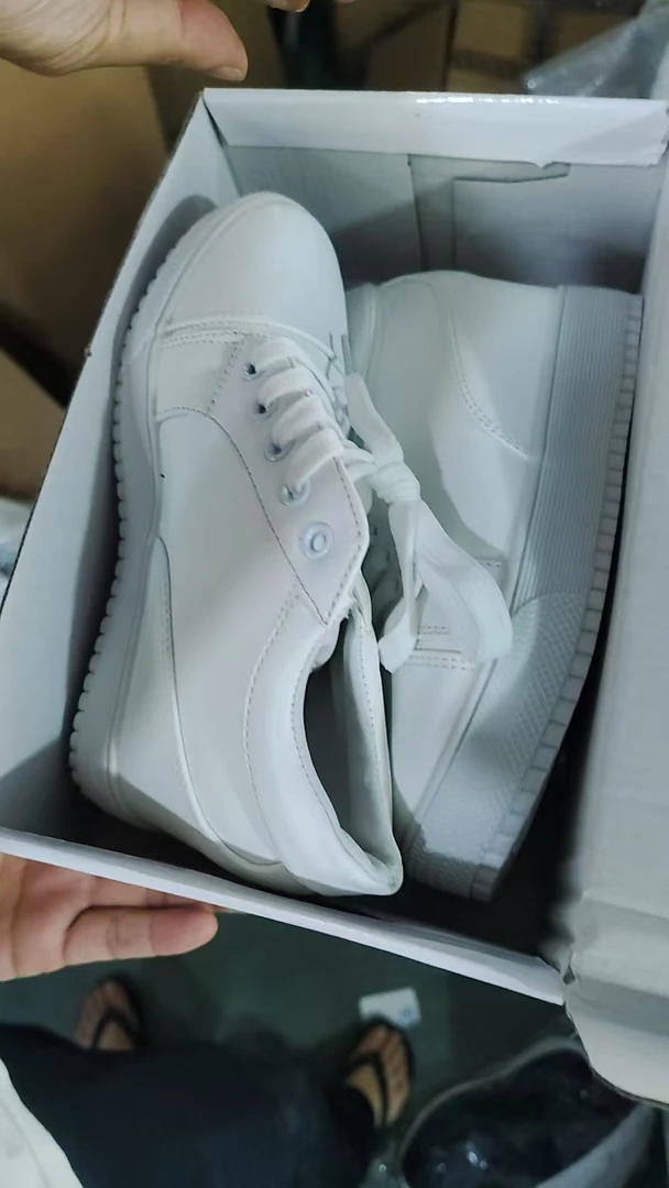 白色运动鞋小白鞋 瑕疵 35码