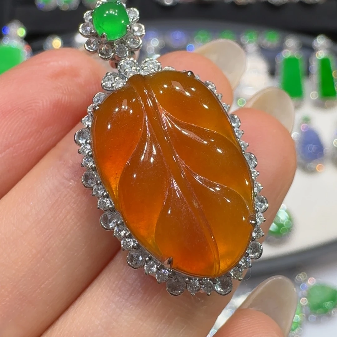 翡翠18K金镶嵌颈饰收到货48小时鉴赏期