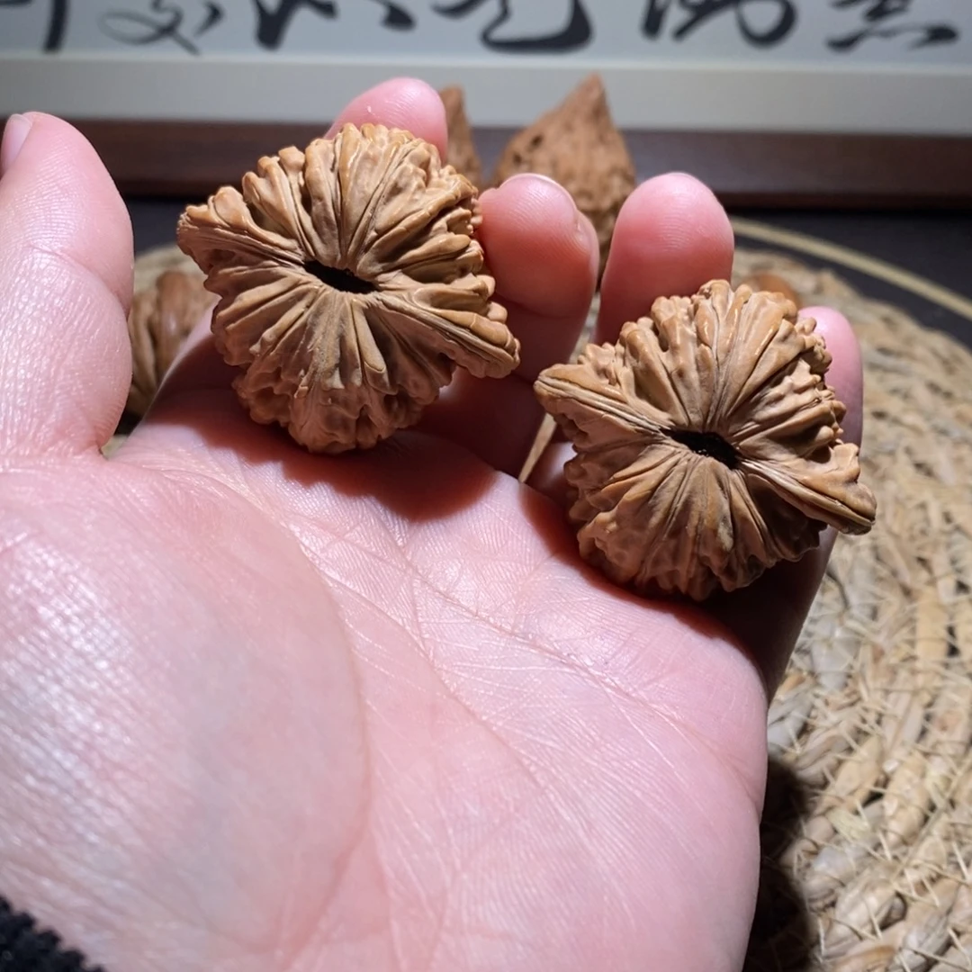 R***e吊坠桃核43汉高楼