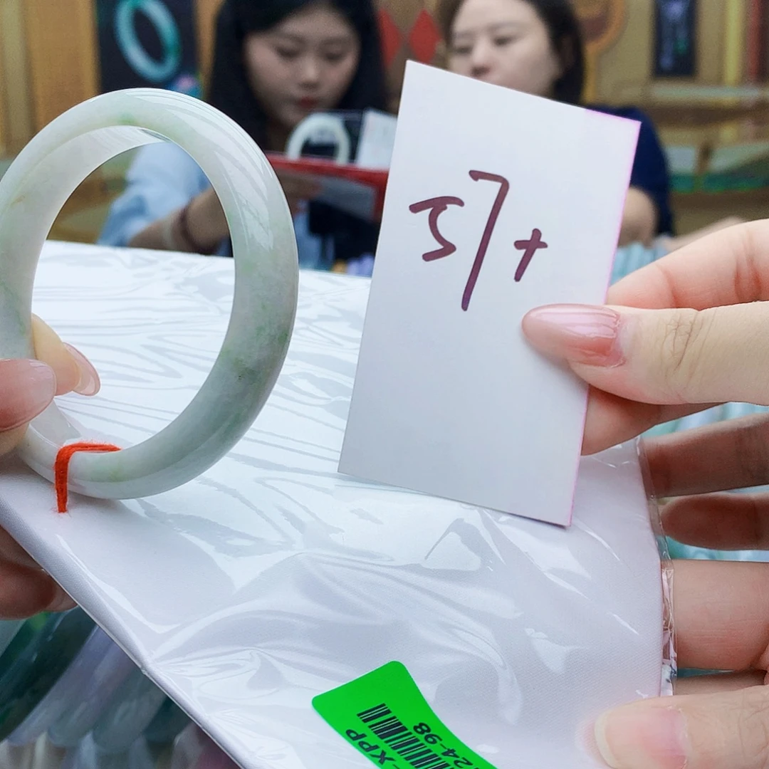 翡翠手镯未镶嵌The