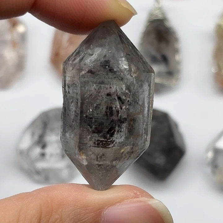 未镶嵌水晶颈饰水胆闪灵钻40mm+