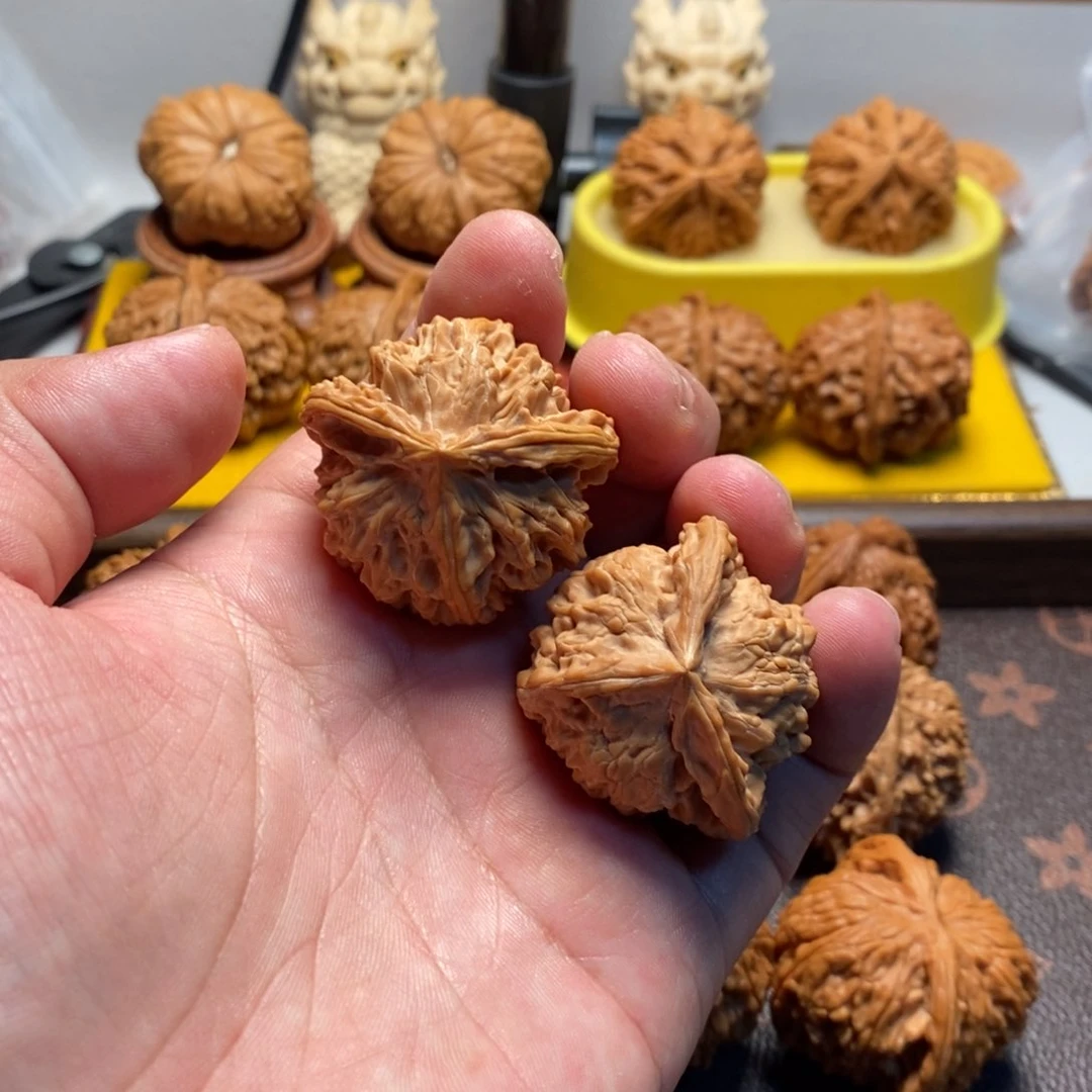 桃核把件盘山三棱