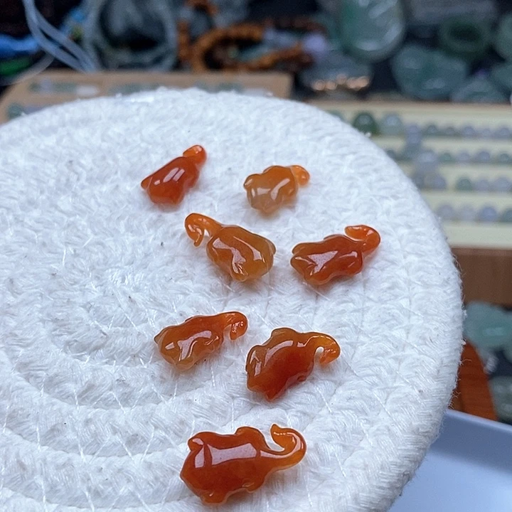吊坠(不含链)未镶嵌翡翠一个60