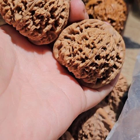 烟***.文玩核桃吊坠46南疆