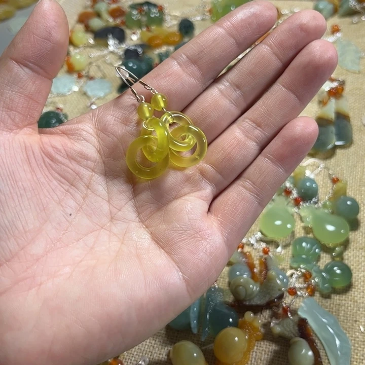 蛇纹石玉耳饰未镶嵌