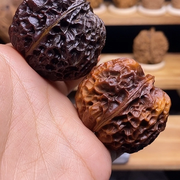 文玩核桃吊坠铁绣球43