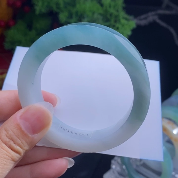 未镶嵌翡翠手镯定制翡翠