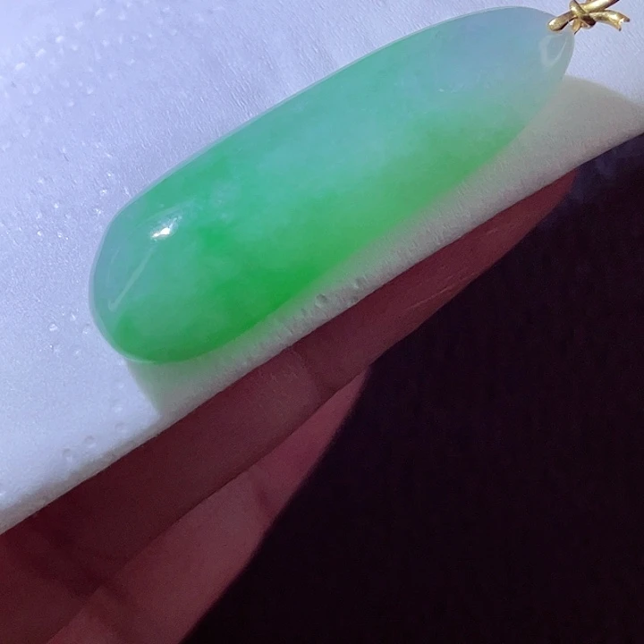 翡翠18K金镶嵌颈饰翡翠