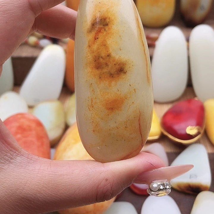 和田玉未镶嵌颈饰做****！