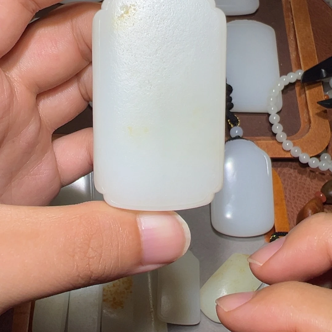 M***l未镶嵌和田玉挂件