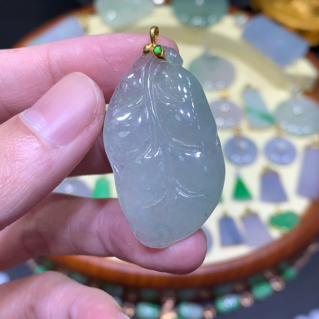 翡翠吊坠(不含链)18K金镶嵌