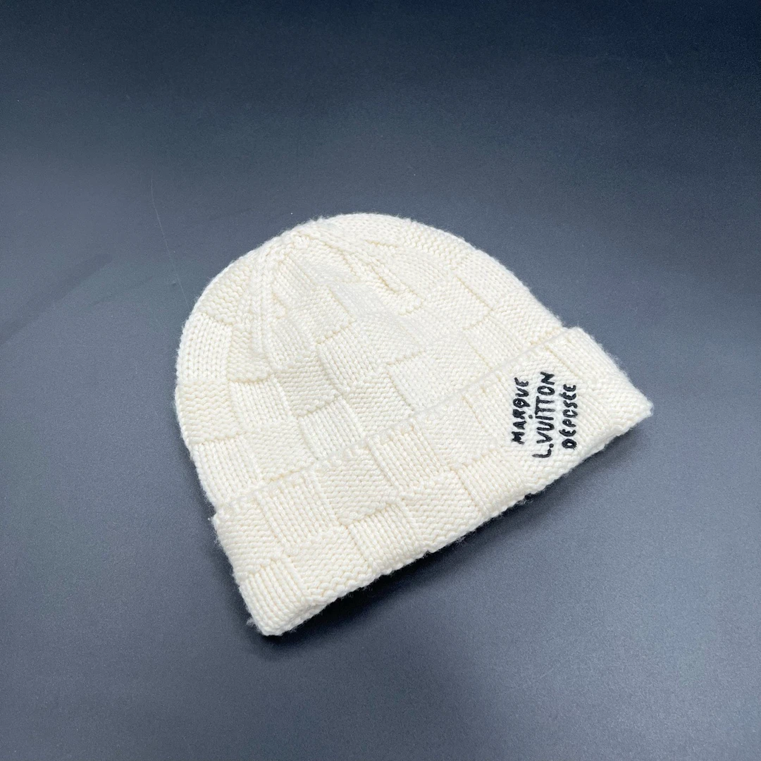 95新 LouisVuitton/路易威登 （jp）225 奶白色刺绣logo冷帽 均码