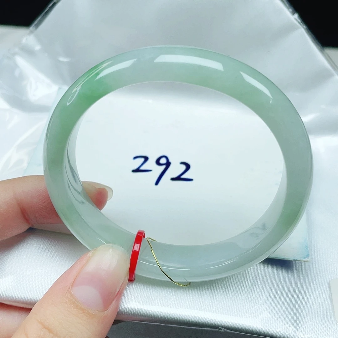 翡翠未镶嵌手镯（贵妃镯）贵妃52.5