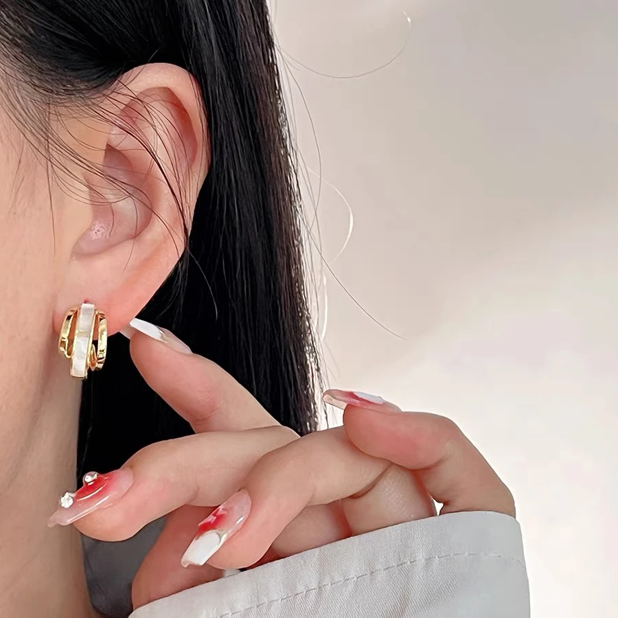 铜合金贝壳耳饰 十里间【高感】简约气质贝壳百搭通勤圈圈耳钉耳环