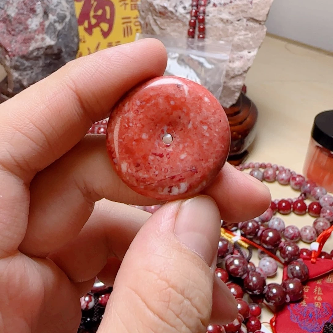 天然辰砂原石平安扣