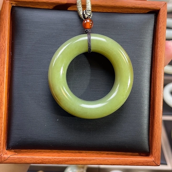 和田玉未镶嵌颈饰新疆若羌黄口