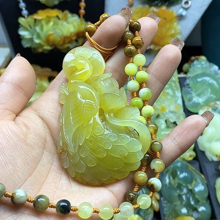 蛇纹石玉挂件未镶嵌清*