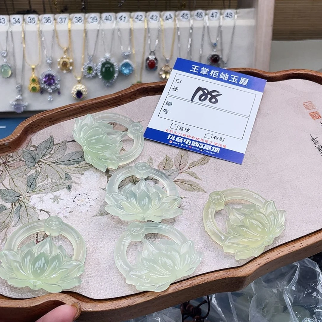 岫玉未镶嵌吊坠吊坠多样性，发一件