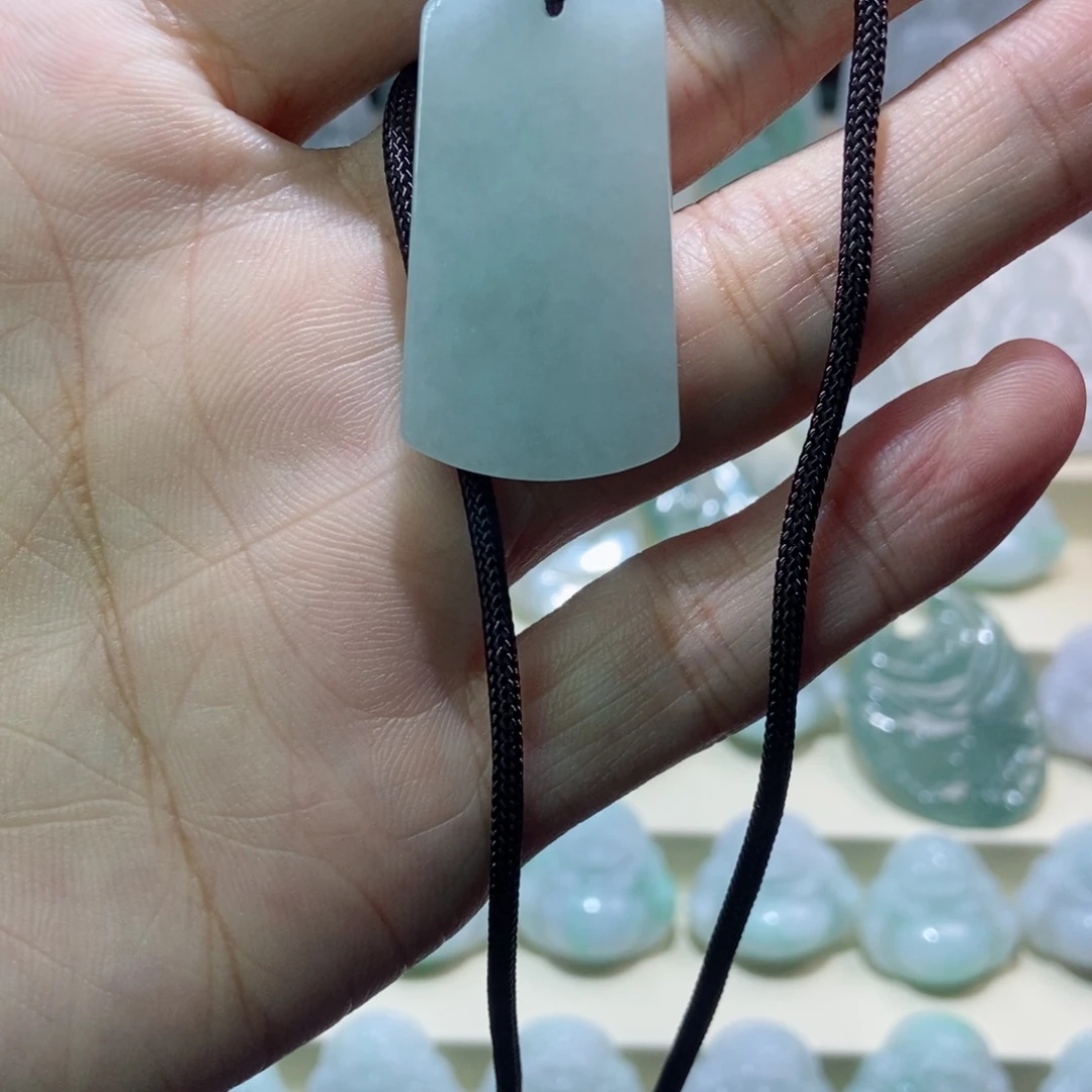 翡翠未镶嵌颈饰无事牌