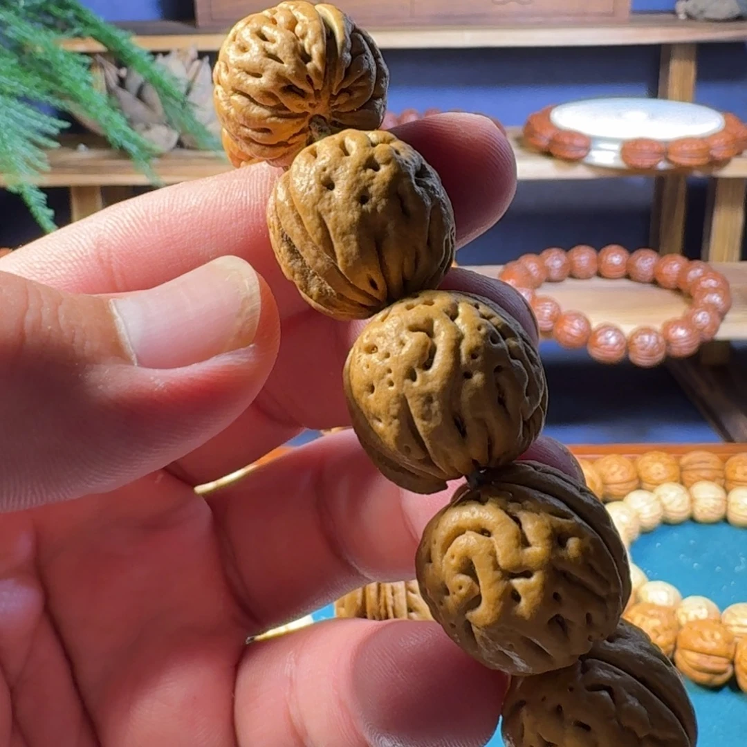 吊坠桃核盘锦大爆肉