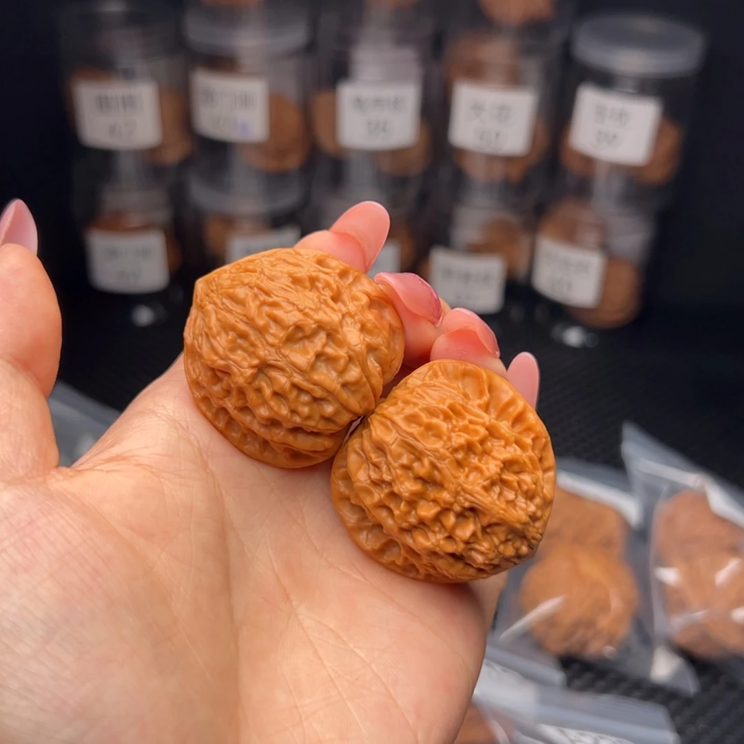 小***瓜文玩核桃吊坠金牛