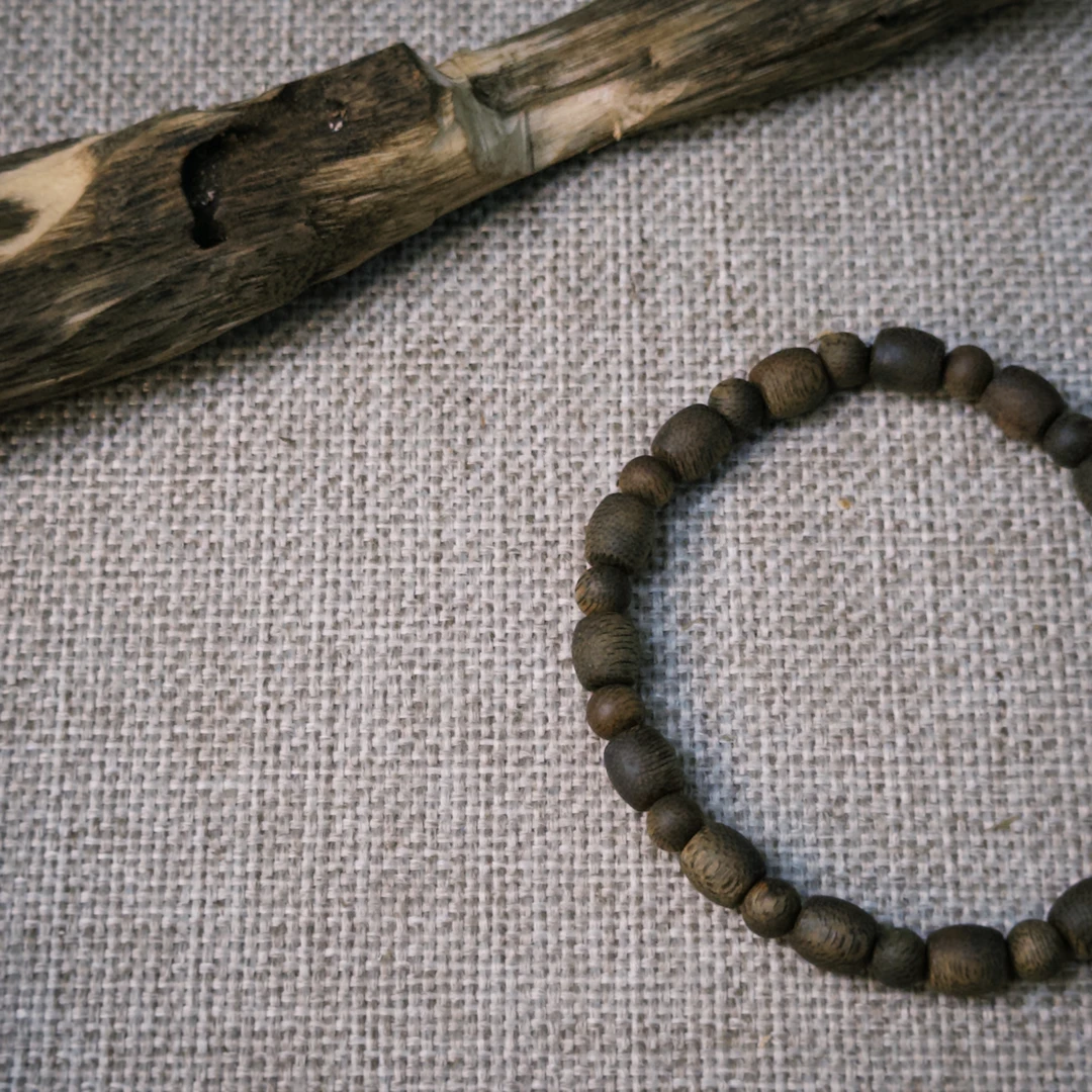 沉香古珠+小圆珠时来运转叠戴素圈天然奇楠沉香手串