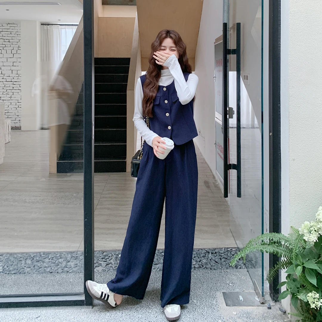 韩系高级感气质百搭套装女秋季新款慵懒风显瘦马甲T恤长裤三件套