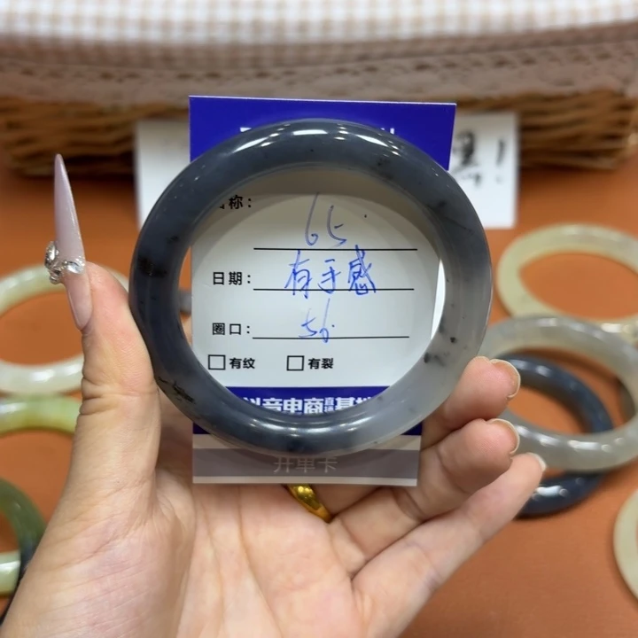 未镶嵌岫玉手镯天然