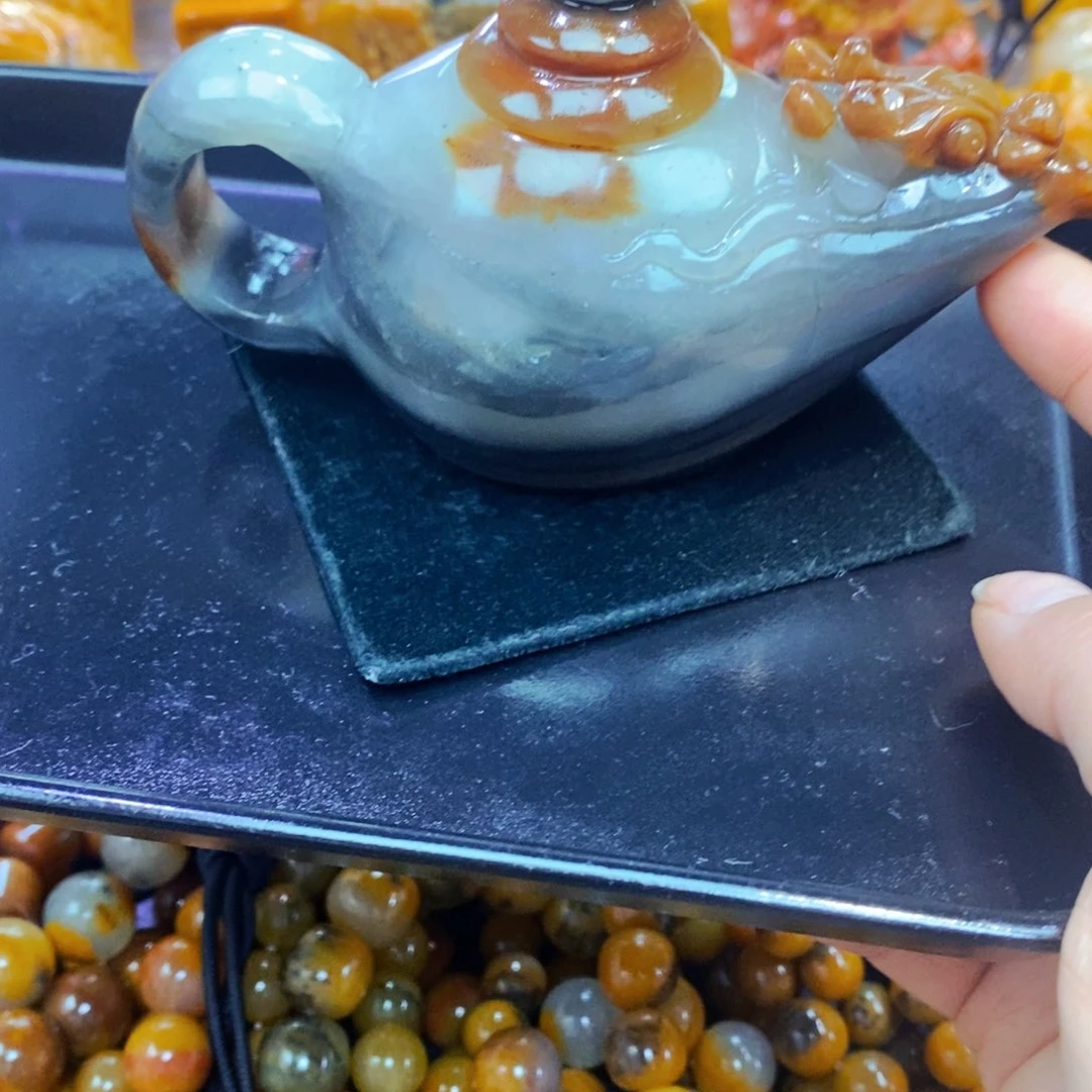 未镶嵌石英质玉（黄龙玉）颈饰