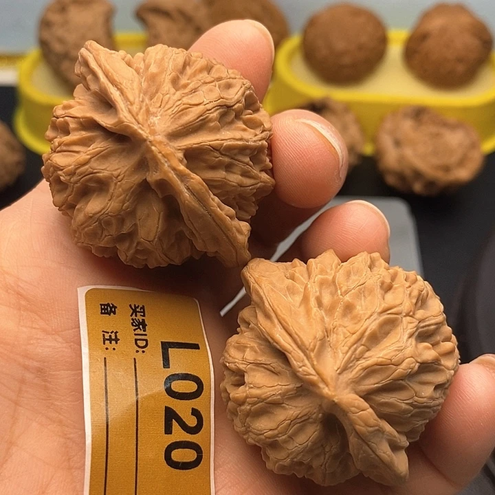 文玩核桃把件宫灯4.3