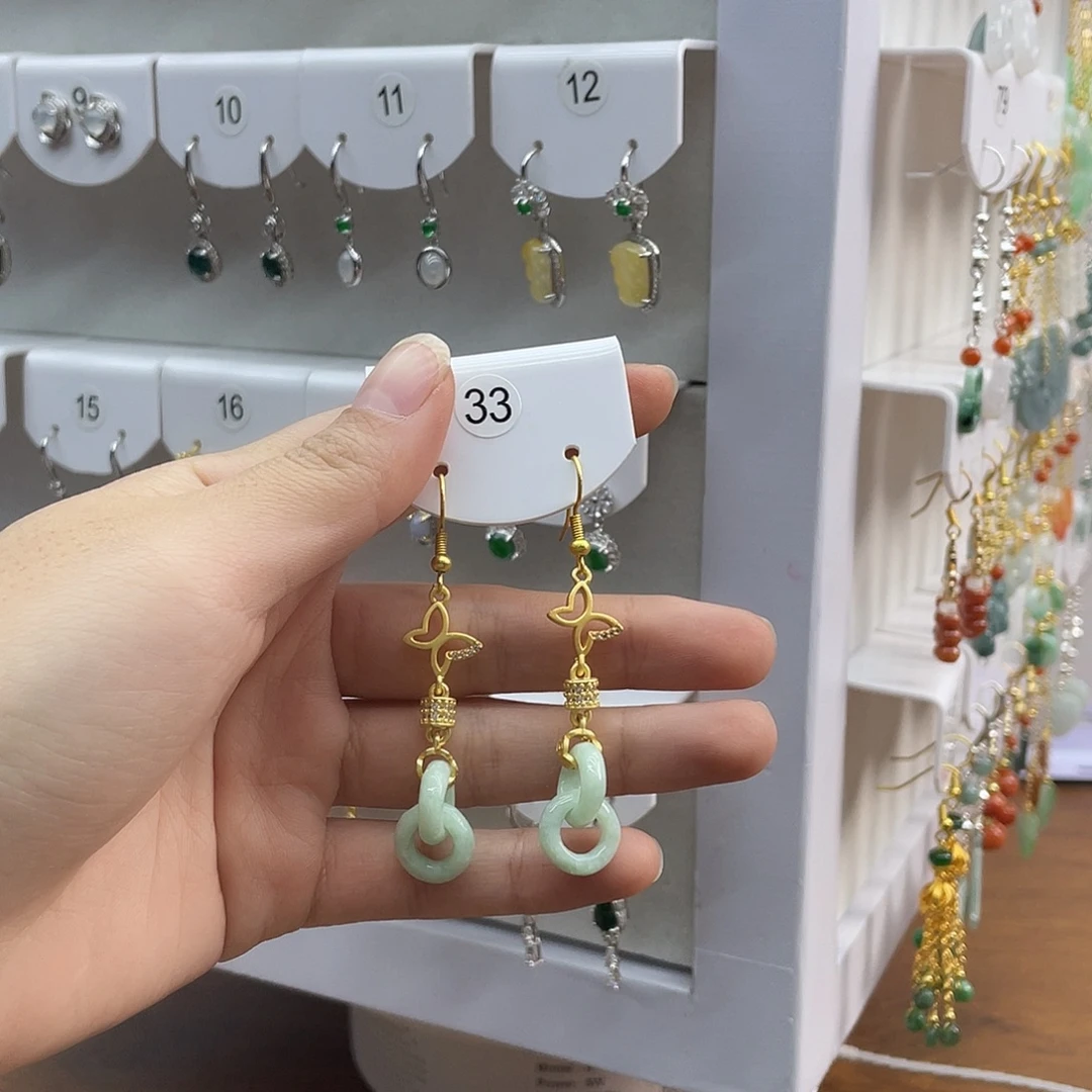 翡翠未镶嵌耳饰一物一图，以实物为准