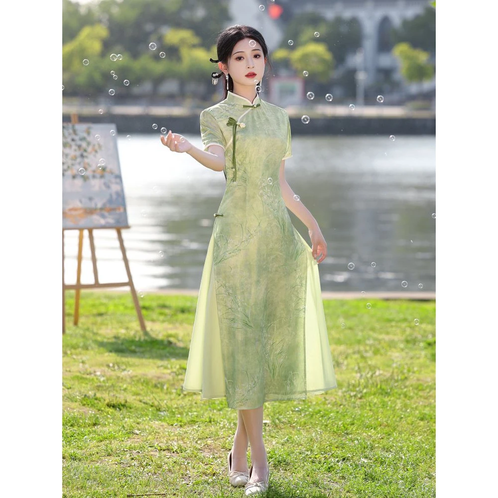 绿色奥黛旗袍2025新款夏季改良年轻款少女新中式日常可穿高考送考