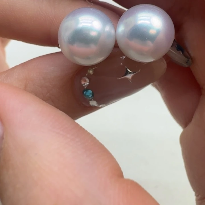 18K金镶嵌海水珍珠耳饰