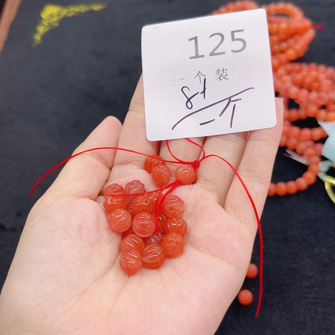 南红玛瑙未镶嵌珠宝半成品125 。