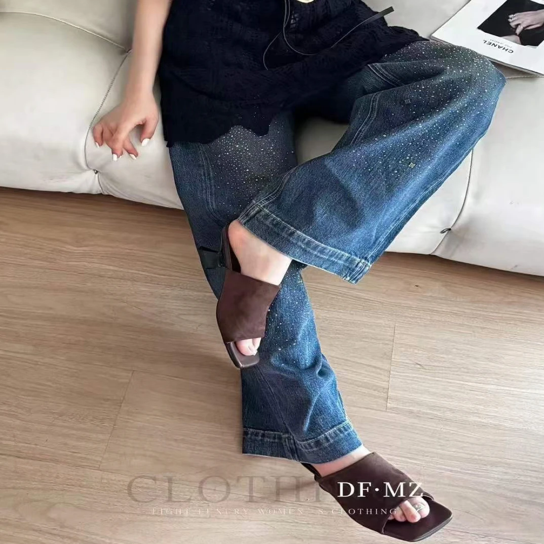 深圳南油早秋新款AMO重工烫钻直筒裤牛仔裤潮女长裤1026