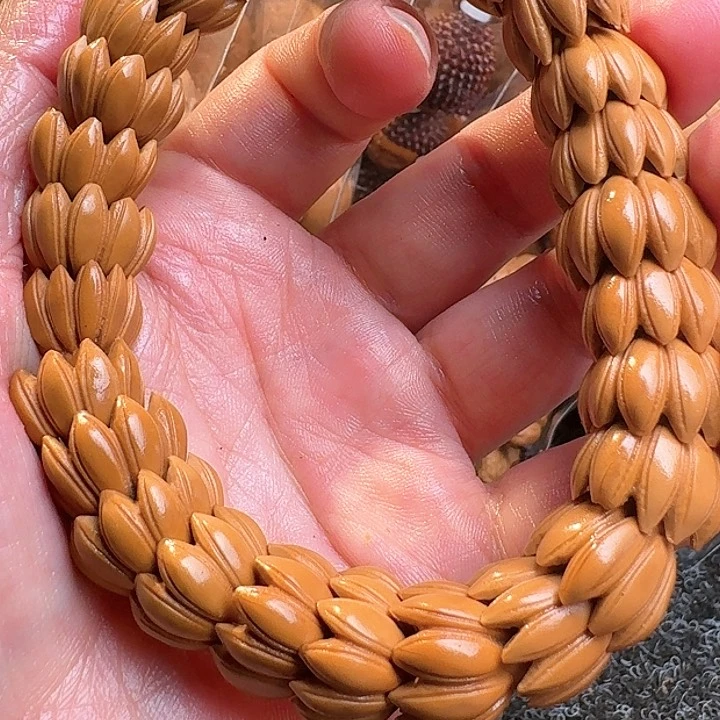 橄榄核吊坠橄榄角化