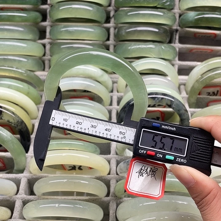 未镶嵌蛇纹石玉手镯210