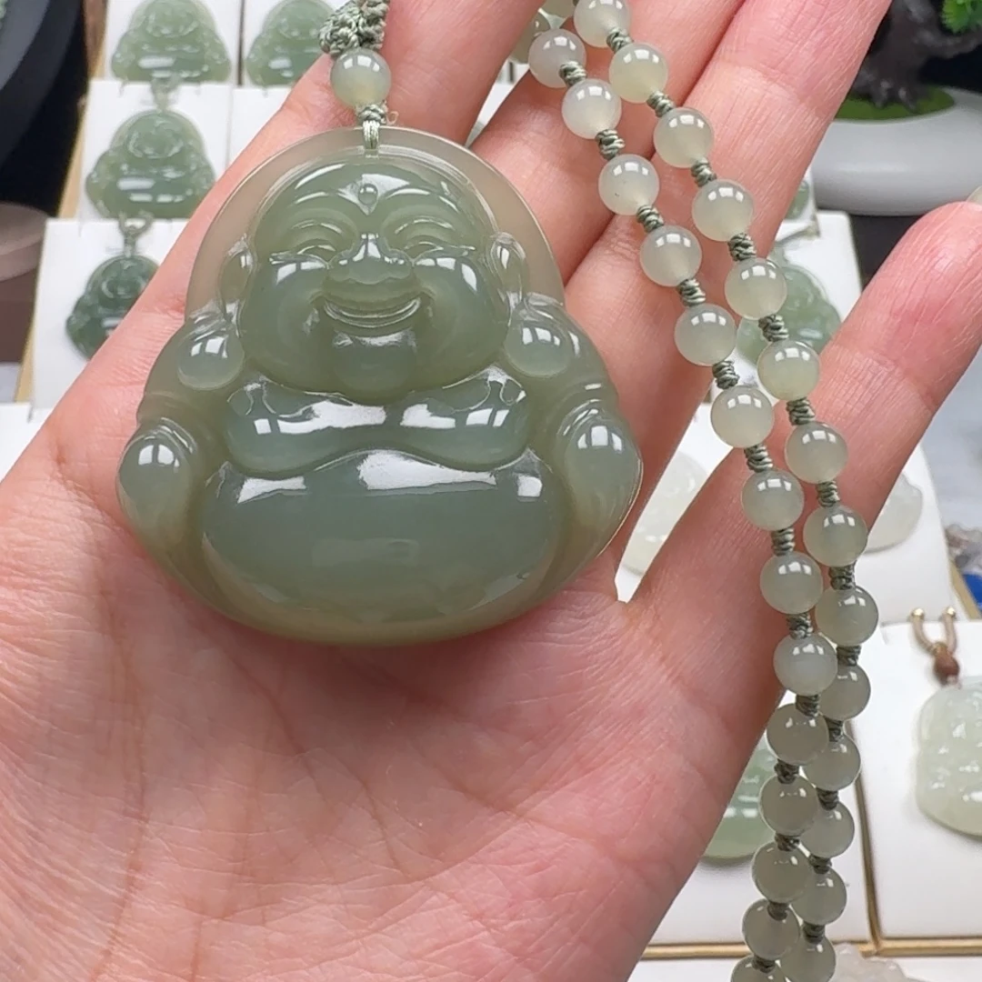 小***人颈饰未镶嵌和田玉