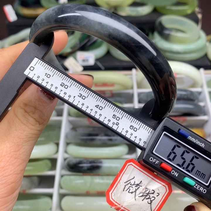 蛇纹石玉未镶嵌手镯864