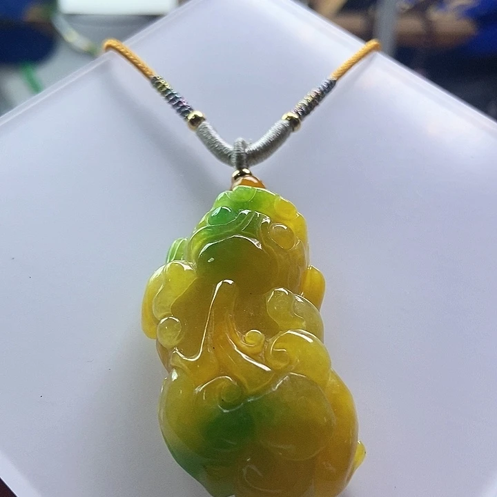 吊坠(赠链)未镶嵌翡翠